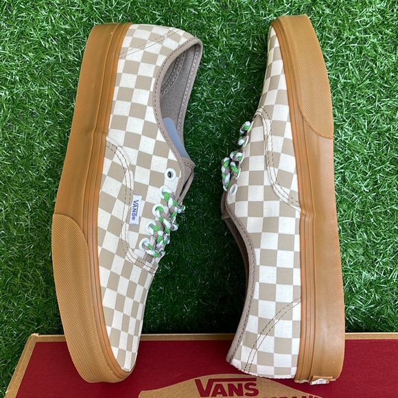 Vans Men’s Authentic
Checkerboard Moon Rock
VN0009PVCH8
Sneakers - Picture 12 of 16